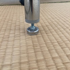 机と椅子のセットの画像