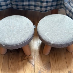差し上げます🍀可愛い豆イス　グレー　2個組の画像