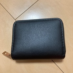 黒の小銭入れの画像