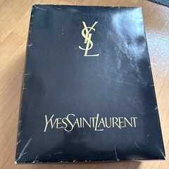 イブサンローランのボアシーツの画像