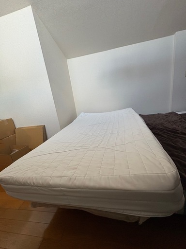 セミダブル　ベッドとマットレス