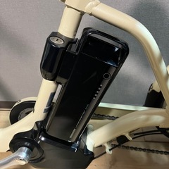 美品✨ ブリヂストン三輪電動自転車、バッテリーB400（14.3～14.6Ah相当）。全体的に使用感が少なく、ほぼ新品の状態です。2022年モデル。の画像