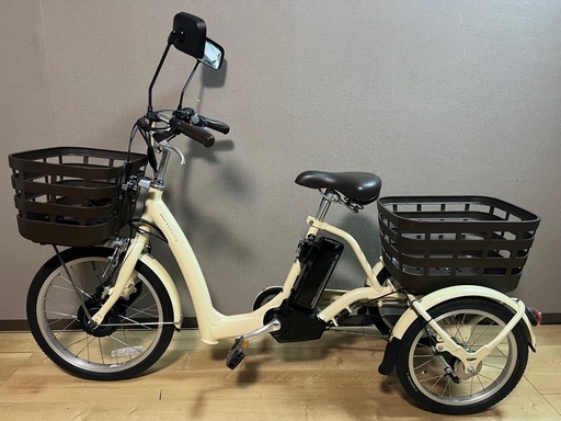 美品✨ ブリヂストン三輪電動自転車、バッテリーB400（14.3～14.6Ah相当）。全体的に使用感が少なく、ほぼ新品の状態です。20