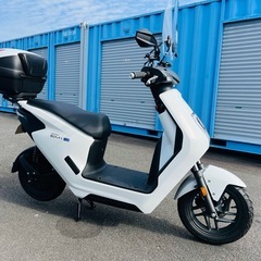 【価格交渉要相談】ホンダ/EM1e  EV原付　新古車　ワンオーナー車　フルカスタムの画像