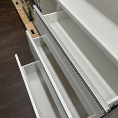 【リユ-スのサカイ広島石内店】ジモティ割！３枚扉オープンボード/クリ-ニング済み/HG-8145/広島市 家具　佐伯区 家具　南区 家具　西区 家具　東区 家具　中区 家具　安佐南区 家具　安佐北区 家具　安芸区 家具　府中町 家具　海田町 家具　熊野町 家具　坂町 家具　廿日市市 家具			の画像