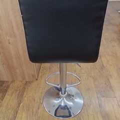 ★リユースのサカイ水戸店★  カウンターチェア ブラック H×D×W クリーニング済み MT6501の画像