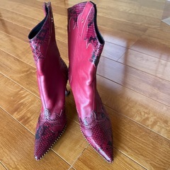 YELLOウェスタンブーツの画像