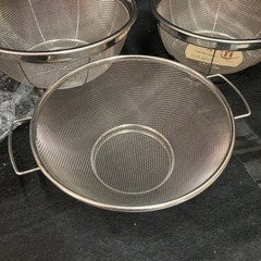 ステンレス製メッシュざる4個セット　新品　未使用　サイズ幅約21〜26cm 味道の画像