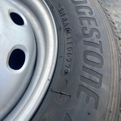 スバル純正ホイールタイヤセットの画像