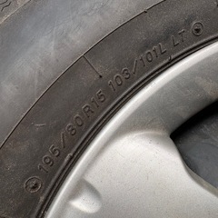 スチールホイール付きタイヤ4本の画像