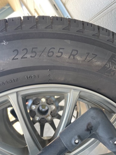 ハリアー　Ravrion LUMIERE  17インチ　225/65r17
