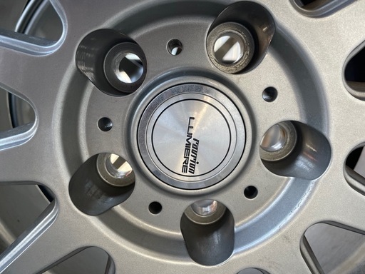 ハリアー　Ravrion LUMIERE  17インチ　225/65r17