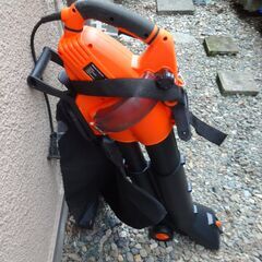 購入価格の75％引きです。未使用新品。お庭の落ち葉対策としてブロワー＆５０リッター集塵袋付きバキューム。の画像