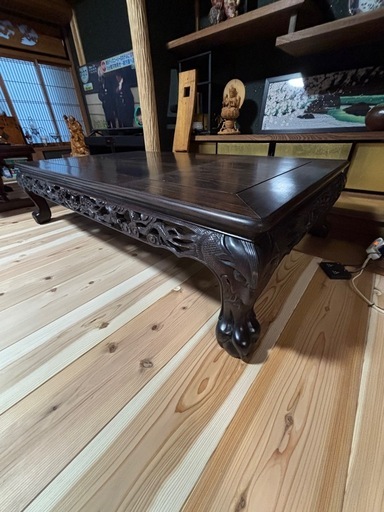 昭和レトロ　座卓　黒檀 黒檀座卓 (栃) 東舞鶴のテーブル《座卓、ローテーブル》の中古あげます