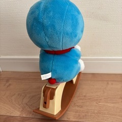 ドラえもん　ゆれるぬいぐるみおもちゃの画像