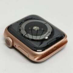 Apple Watch Series 5/GPS/40mm/A2092/ゴールド〈MWV72J/A〉の画像
