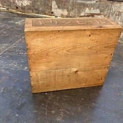 木箱の画像
