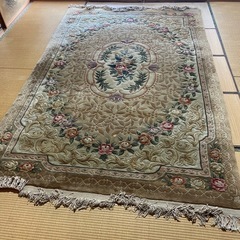 アンティーク 絨毯  花柄 ベージュ系　の画像