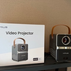 WiMiUS P61プロジェクターとファイヤースティック の画像