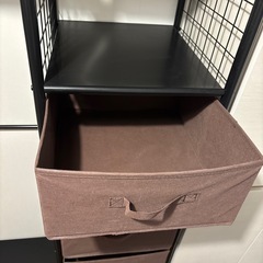 ハンガーラック付き収納棚　キャスター付き(ロックあり)の画像