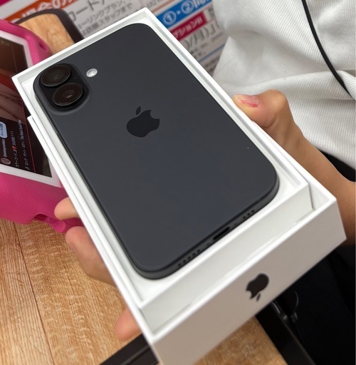 iPhone16 　使用期間1ヶ月　ほぼ新品