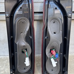 200系 ハイエース スモークテール テールランプ LEDの画像