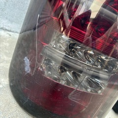 200系 ハイエース スモークテール テールランプ LEDの画像