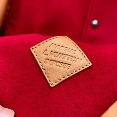 【美品】ルイヴィトン ヴィクトワール ダウンジャケット 赤 ベージュ 52サイズの画像