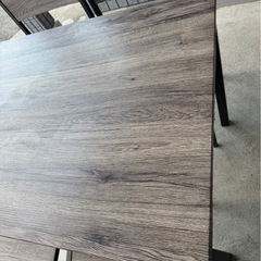 ダイニングテーブル4人掛けの画像