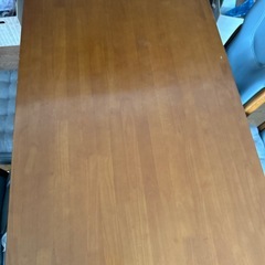 ダイニングテーブルの画像