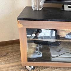 テレビボードの画像