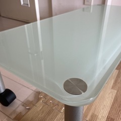 ガラステーブル　テレビ台