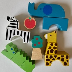 おもちゃや工作用品まとめ売りの画像