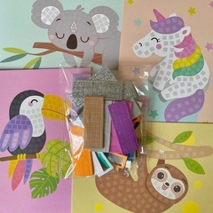 おもちゃや工作用品まとめ売りの画像