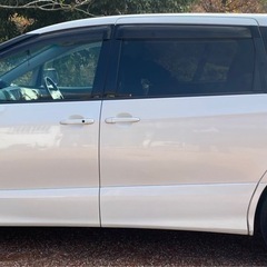 トヨタ【エスティマ】8人乗りの画像