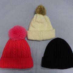 ( E-78 )ニット帽 ３つまとめて セット まとめ売り ブラック 黒 ピンク ホワイト 白 フリーサイズ 中古の画像