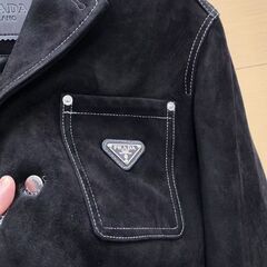 プラダ スエード レザージャケット ブラック 三角ロゴ 50サイズの画像