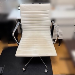 デスク&チェアの画像