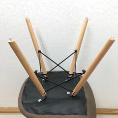 ss8103　ダイニングチェア 2脚セット ブラウン ファブリック アームレス 食卓椅子 木脚 布製座面 パーソナルチェア リビング イス いす シンプル 茶 ダイニングチェア 中古の画像