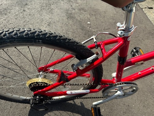 FIAT クロスバイク レッド フィアット・ブランドの限定車 「FIAT 500X