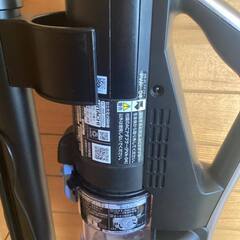 中古　日立　充電式掃除機の画像