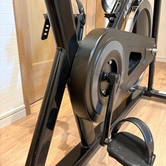 LEADING EDGE フィットネスバイク ブラック　スピンバイク
の画像