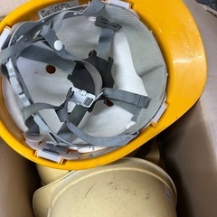 【お譲りします】ヘルメット　4つ　セットでいかがでしょうか！の画像