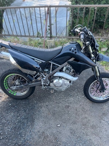 バイク　dトラッカー125