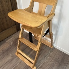 木製 ベビーチェア ハイローチェアの画像