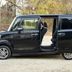 HONDA N BOX CUSTOMの画像