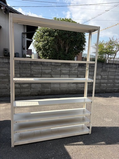 スチールラック、両端に網付き、美品です。