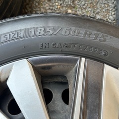 秋まで使用の夏タイヤ／溝なしの画像