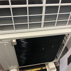 【中古】2.2kwルームエアコン　ヤマダ　2022年製【E1202IL】の画像