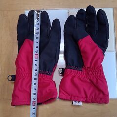問合せ中　さしあげます　冬手袋　スキーグローブ　雪遊び　サイズ１４０の画像